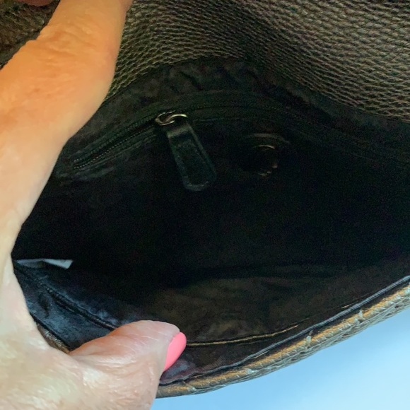 “C” Silver snap front clutch with chain - Picture 6 of 6